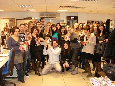 Entrevista a Regina Roman, autora de Un féretro en el tocador de señoras Entrevista a Regina Roman, autora de Un féretro en el tocador de señoras