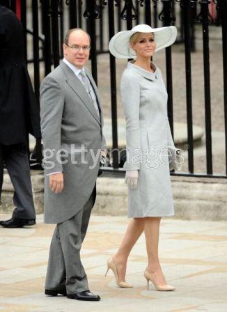 Los invitados reales llegan a la boda de Guillermo y Kate. Imágenes y estilismos