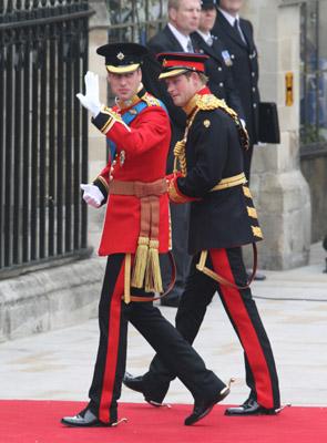 Guillermo de Inglaterra, un apuesto novio de uniforme de Caballería Real Guillermo de Inglaterra, un apuesto novio de uniforme de Caballería Real