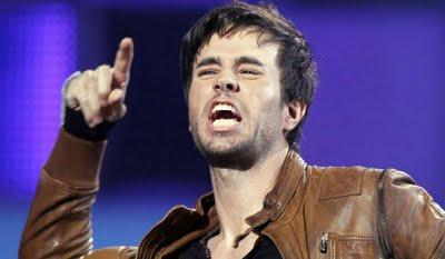 Enrique Iglesias arrasa en los Premios Billboard latinos