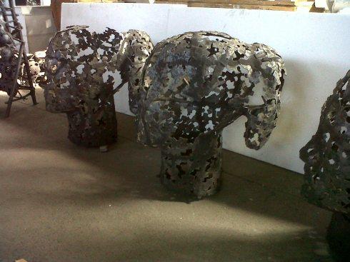 Cabezas femeninas Concentración en el color y el hierro. Aballí y Mascaró.