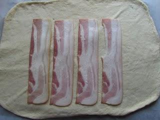 ROLLO DE PIZZA DE POLLO ROLLO DE PIZZA DE POLLO