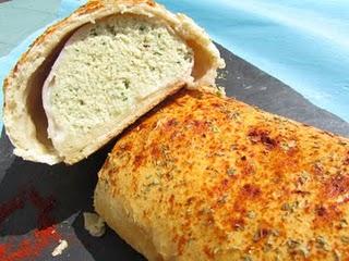 ROLLO DE PIZZA DE POLLO ROLLO DE PIZZA DE POLLO