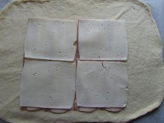 ROLLO DE PIZZA DE POLLO ROLLO DE PIZZA DE POLLO