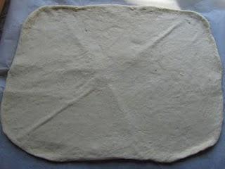 ROLLO DE PIZZA DE POLLO ROLLO DE PIZZA DE POLLO