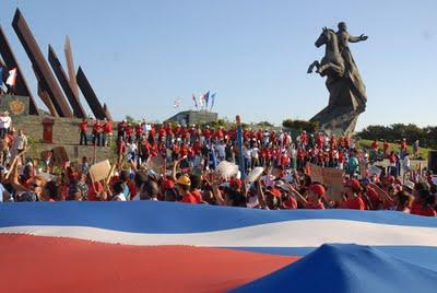 Primero de Mayo en Cuba: Un pueblo beatificado Primero de Mayo en Cuba: Un pueblo beatificado