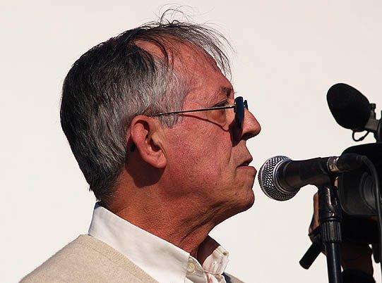 Es de mucho interés preguntarse ¿Quién soy? Y especialmente: ¿A dónde voy?. SILO 2003 Es de mucho interés preguntarse ¿Quién soy? Y especialmente: ¿A dónde voy?. SILO 2003