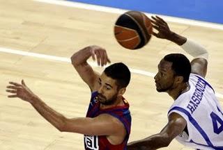 Navarro despierta al Barça en Alicante (76-84)