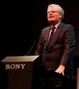 Howard Stringer, presidente ejecutivo de Sony, ha ofrecido disculpas por la doble violación de los sistemas de seguridad de la compañía. La foto es de archivo