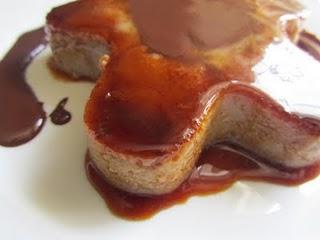 FLAN DE PERAS CON SALSA DE CHOCOLATE FLAN DE PERAS CON SALSA DE CHOCOLATE