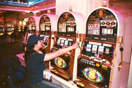 * 2004 ESTADOS UNIDOS probando-suerte-las-vegas.jpg