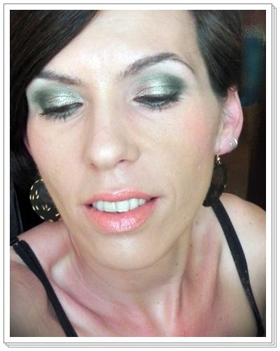 Sombras essenciales (mis 3 favoritas de essence) + Made to order (MAC) Sombras essenciales (mis 3 favoritas de essence) + Made to order (MAC)