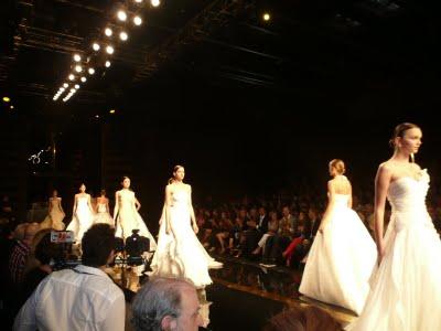 ROSA CLARÁ EN LA PASARELA GAUDÍ 2012: UNA EXPLOSIÓN DE FRESCURA, COLORIDO Y FORMAS FEMENINAS ROSA CLARÁ EN LA PASARELA GAUDÍ 2012: UNA EXPLOSIÓN DE FRESCURA, COLORIDO Y FORMAS FEMENINAS