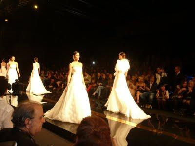 ROSA CLARÁ EN LA PASARELA GAUDÍ 2012: UNA EXPLOSIÓN DE FRESCURA, COLORIDO Y FORMAS FEMENINAS ROSA CLARÁ EN LA PASARELA GAUDÍ 2012: UNA EXPLOSIÓN DE FRESCURA, COLORIDO Y FORMAS FEMENINAS