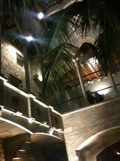 ROSA CLARÁ EN LA PASARELA GAUDÍ 2012: UNA EXPLOSIÓN DE FRESCURA, COLORIDO Y FORMAS FEMENINAS ROSA CLARÁ EN LA PASARELA GAUDÍ 2012: UNA EXPLOSIÓN DE FRESCURA, COLORIDO Y FORMAS FEMENINAS