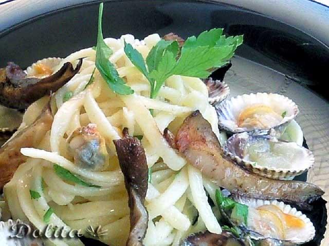 TALLARINES CON BERBERECHOS TALLARINES CON BERBERECHOS