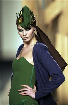 Moda con mayúsculas: NICOLÁS VAUDELET Moda con mayúsculas: NICOLÁS VAUDELET