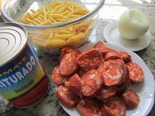 MACARRONES CON CHORIZO MACARRONES CON CHORIZO