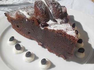 TORTA A LOS TRES CHOCOLATES TORTA A LOS TRES CHOCOLATES