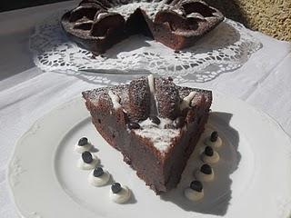 TORTA A LOS TRES CHOCOLATES TORTA A LOS TRES CHOCOLATES