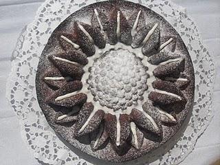 TORTA A LOS TRES CHOCOLATES TORTA A LOS TRES CHOCOLATES