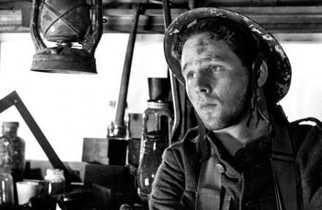 “Johnny cogió su fusil” – Vivir sin vivir. “Johnny cogió su fusil” – Vivir sin vivir.