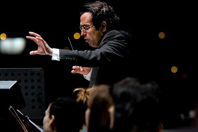 Diego Navarro dirigirá en Cracovia el estreno mundial de la banda sonora de “Time of Honor” Diego Navarro dirigirá en Cracovia el estreno mundial de la banda sonora de “Time of Honor”