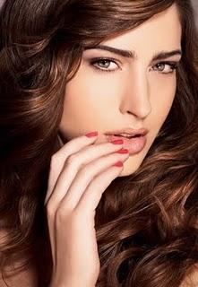 CABELLO RELUCIENTE Y LIBRE DE GRASA CABELLO RELUCIENTE Y LIBRE DE GRASA