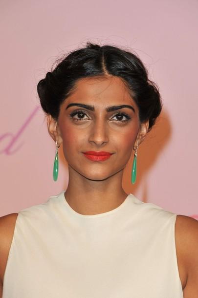 SONAM KAAPOR: El arte de estropear un look con el maquillaje