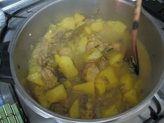 Patatas con costillas Patatas con costillas