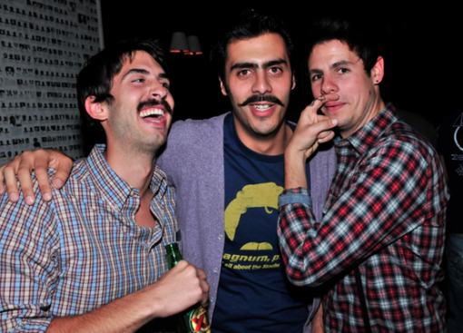 FIESTA DE BIGOTES POR UNA BUENA CAUSA “5 de Moustache”.