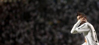 VÉLEZ Y SANTOS, LOS DOS PRIMEROS SEMIFINALISTAS DE LA COPA LIBERTADORES VÉLEZ Y SANTOS, LOS DOS PRIMEROS SEMIFINALISTAS DE LA COPA LIBERTADORES