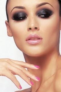 MAQUILLAJE: PRESUME DE OJOS MAQUILLAJE: PRESUME DE OJOS