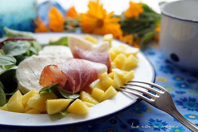 Ensalada de mango,mozzarella y jamon serrano Ensalada de mango,mozzarella y jamon serrano