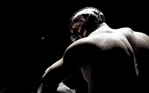 Primera imagen de Bane, el villano de “The Dark Knight Rises” baneincostume-thedarkknightrises