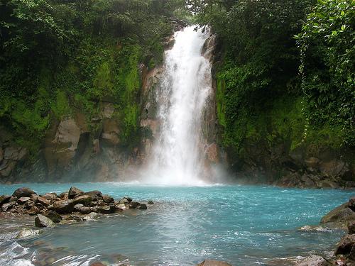 Costa Rica, un paraíso real. rio-celeste2