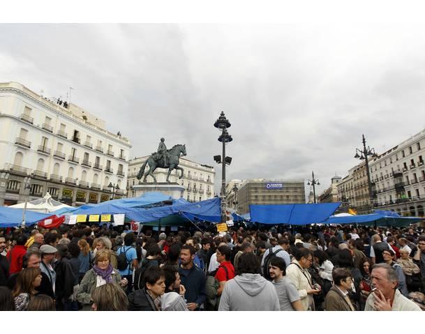 DEMOCRACIA REAL, YA! Demonstrators fill up Madrid's Puerta del Sol