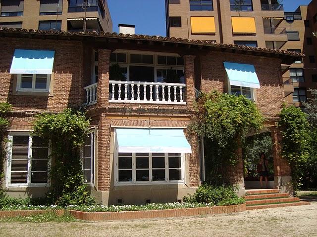 Me acompañas en este picnic secreto de la mano de Douglas? Me acompañas en este picnic secreto de la mano de Douglas?