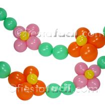guirnalda-flores-globos Una guirnalda de flores con globos