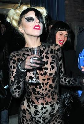 La falsedad como una ficción contra los demás, a veces ridícula y siempre interesada. La falsedad como una ficción contra los demás, a veces ridícula y siempre interesada.