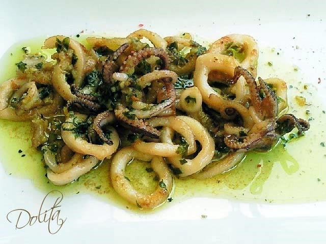 CALAMARES AL AJILLO CALAMARES AL AJILLO