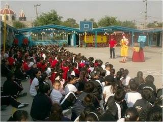 McDonald’s en favor de la Educación y la Nutrición McDonald’s en favor de la Educación y la Nutrición
