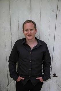 Reseña CON EL CORAZÓN EN LA MANO Reseña CON EL CORAZÓN EN LA MANO