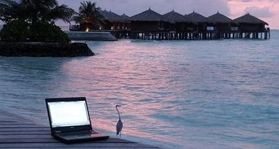 television-portatil-playa ¿Como ver las series que se vienen? - Guía para el útil y el inútil seriefilo de summer-season