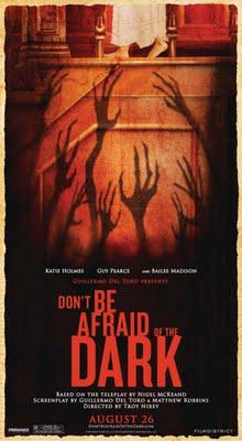 Escalofriante póster de 'Don't Be Afraid of the Dark'