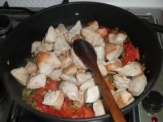 Estofado de pavo con pimientos del piquillo Estofado de pavo con pimientos del piquillo
