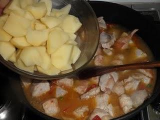 Estofado de pavo con pimientos del piquillo Estofado de pavo con pimientos del piquillo