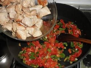 Estofado de pavo con pimientos del piquillo Estofado de pavo con pimientos del piquillo