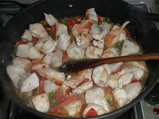 Estofado de pavo con pimientos del piquillo Estofado de pavo con pimientos del piquillo
