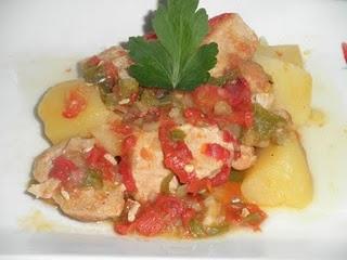 Estofado de pavo con pimientos del piquillo Estofado de pavo con pimientos del piquillo